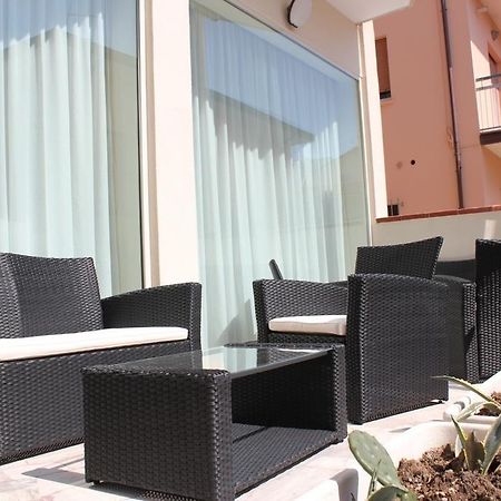 Hotel Marina Римини Экстерьер фото