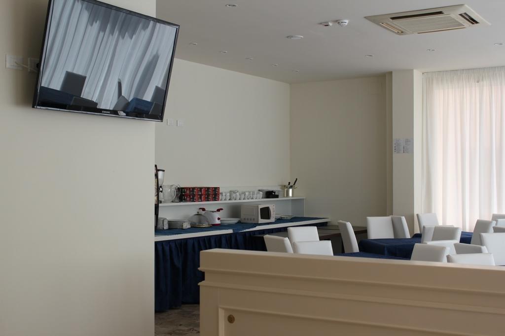 Hotel Marina Римини Экстерьер фото